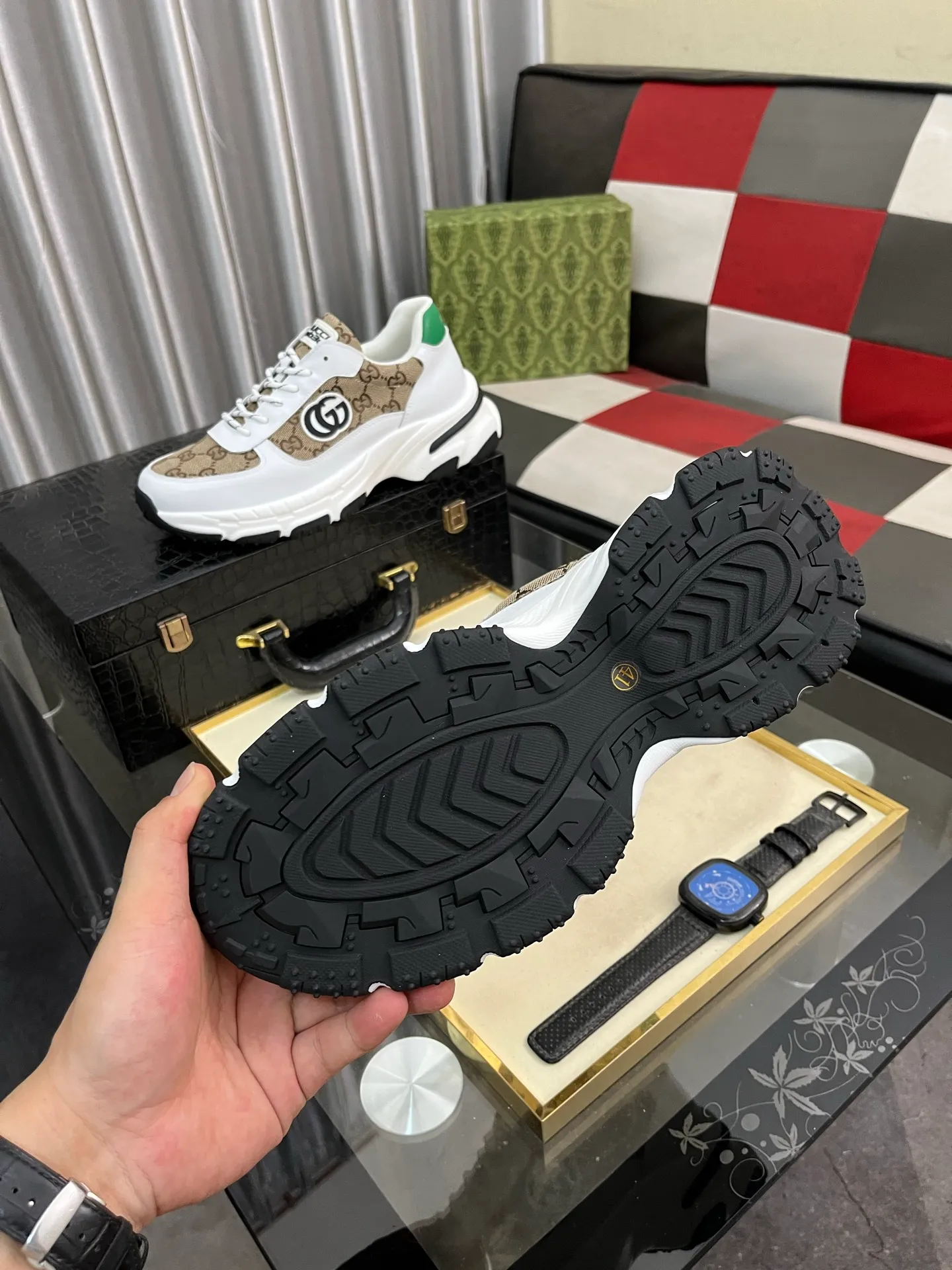 Men's Men's Shoes 💰458⌚️⌚️【GUCCI】Gucci men's latest white shoe series casual shoes! The official website is built 1:1. Upper: Made of imported cowhide, with electric embroidery ➕Inner lining: Made of high-quality first-layer pigskin, soft and comfortable. Picky material selection and exquisite workmanship give you the best enjoyment. Size: 38-44. 3️⃣colors available